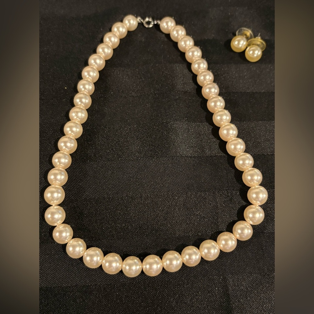 Classic Cream Pearl Necklace with Matching Stud Earrings